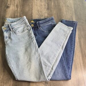 Tommy Bahama Lot of Light and Dark Blue Skinny Jeans